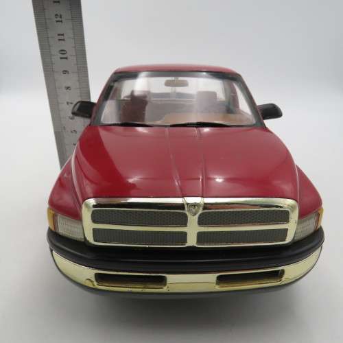 ERTL Dodge RAM 2500 pickup truck model car - Scale 1/18