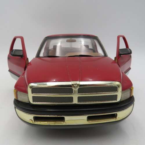 ERTL Dodge RAM 2500 pickup truck model car - Scale 1/18
