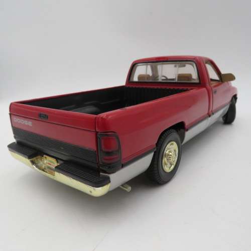 ERTL Dodge RAM 2500 pickup truck model car - Scale 1/18