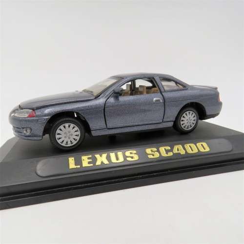 Yatming Lexus SC400 model car - Scale 1/43
