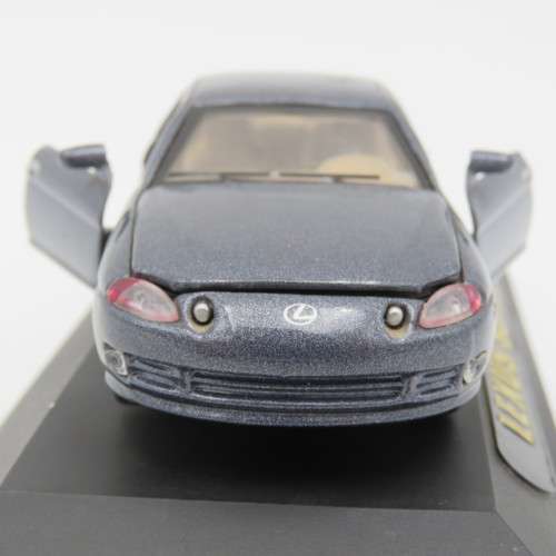 Yatming Lexus SC400 model car - Scale 1/43