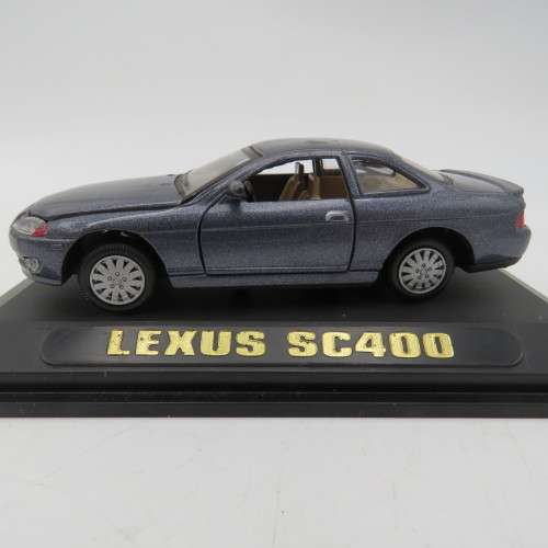 Yatming Lexus SC400 model car - Scale 1/43