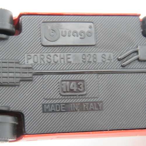 Bburago Porsche 928 S4 model car - Scale 1/43