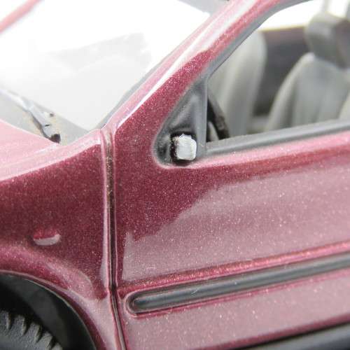 Road Signature 1997 Mercedes-Benz M-Class model car - Scale 1/43 - Mirror missing