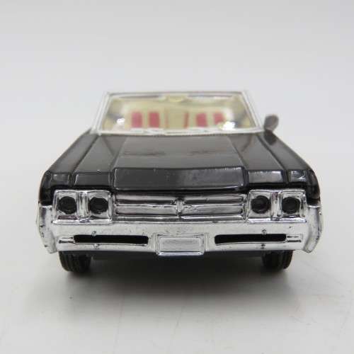 NewRay 1966 Oldsmobile 4-4-2 model car - scale 1/43