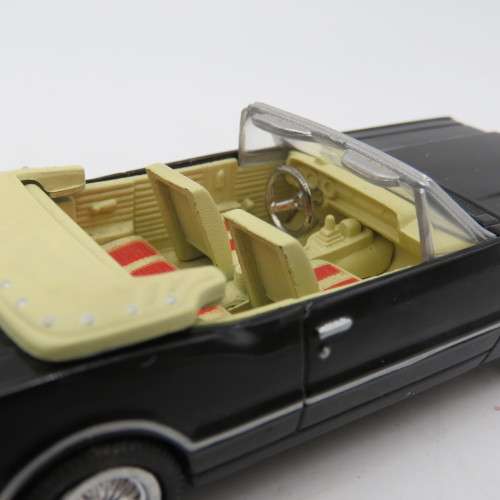 NewRay 1966 Oldsmobile 4-4-2 model car - scale 1/43