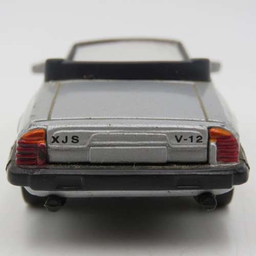 NewRay 1988 Jaguar XJ-5 V12 model car - Scale 1/43