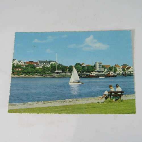 Lot of 100 vintage post cards with stamps - from all over the world