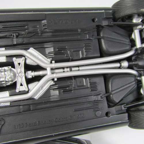 AutoArt 2005 Ford Cobra GT500 model car with certificate - scale 1/18