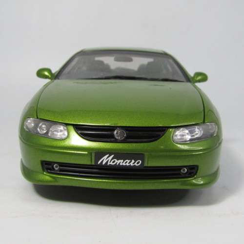 AutoArt Holden Monaco GV8 Coupe model car - wire insert`s in bonnet and boot - scale 1/18