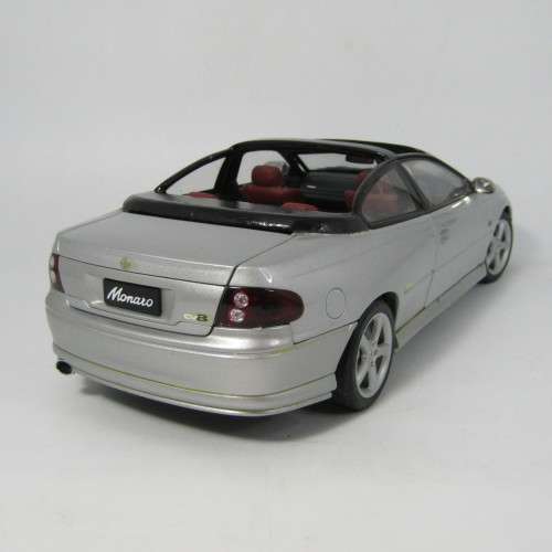AutoArt Holden Monaco GV8 Coupe model car - windscreen cracked - scale 1/18