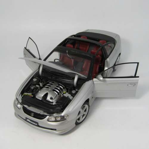 AutoArt Holden Monaco GV8 Coupe model car - windscreen cracked - scale 1/18