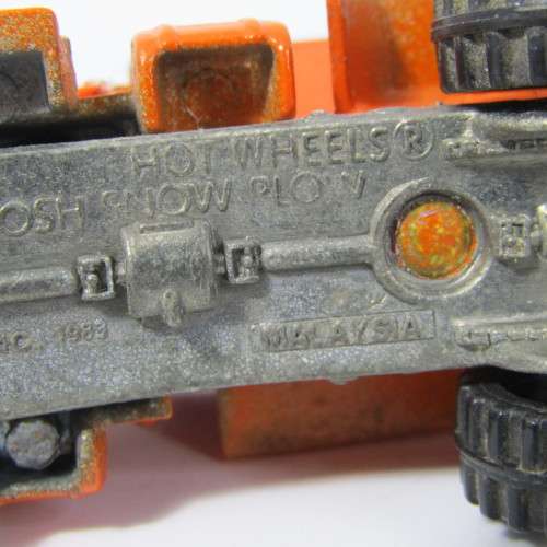 Vintage Hot Wheels Oshkosh snow plow truck - scoop missing