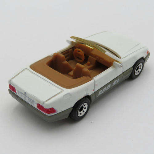 Matchbox 1990 Mercedes-Benz 500 SL toy car - Scale 1/59