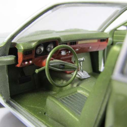 MotorMax 1974 Ford Pinto Runabout model car - scale 1/24