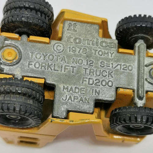 Vintage Tomica #12 Toyota Forklift truck FD200 - Scale 1/120