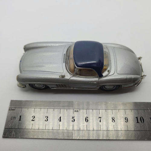 Hongwell Mercedes-Benz 300 SL Roadster die-cast model car - Scale 1/43
