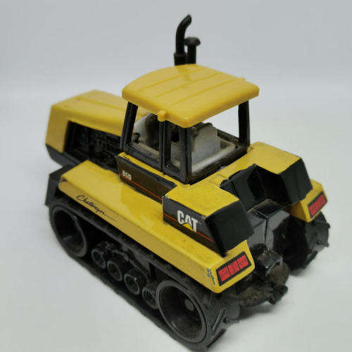 ERTL CAT 85D Challenger agricultural tractor - scale 1/64