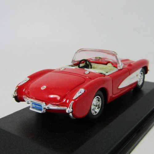 Road Signature die cast collection Chev Corvette 1957 on original box - scale 1/43