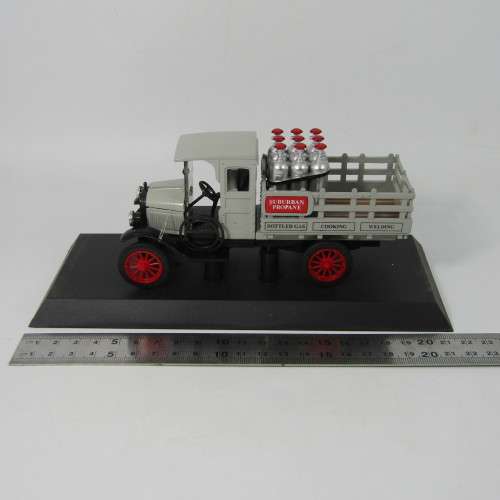 New Ray Classic Collection 1923 Chevy Series D 1 ton truck model car in original box - scale 1/32