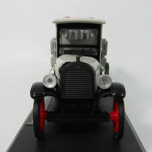 New Ray Classic Collection 1923 Chevy Series D 1 ton truck model car in original box - scale 1/32