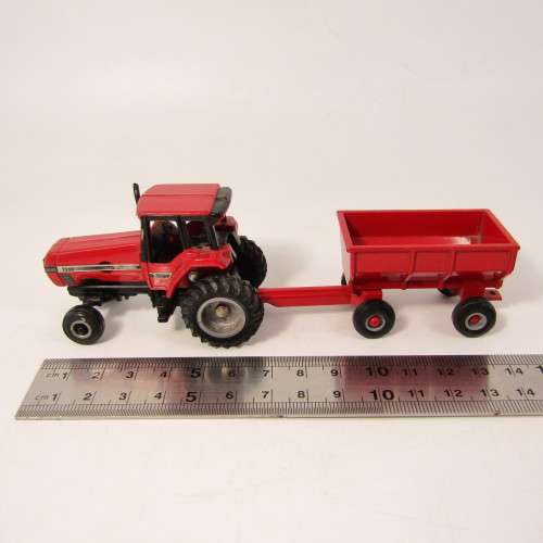 ERTL CASE International 7210 die-cast tractor with trailer - scale 1/64