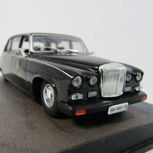 James Bond 007 Daimler Limousine die-cast model car - Casino Royale