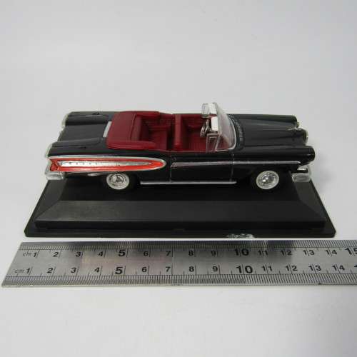 Road Signature 1958 Edsel Citation die-cast model car - scale 1/43