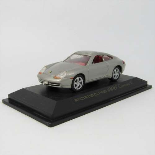 Road Signature Porsche 996 Carrera 2 die-cast model car - mirror missing - scale 1/43