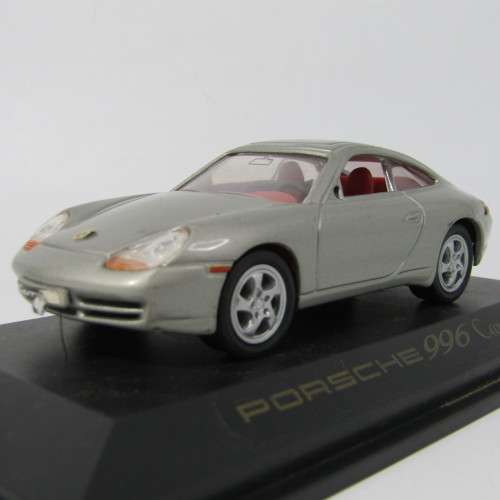 Road Signature Porsche 996 Carrera 2 die-cast model car - mirror missing - scale 1/43