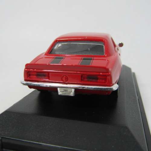 Road Signature 1967 Chevrolet Camaro Z-28 die-cast model car - scale 1/43