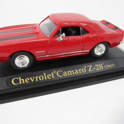 Road Signature 1967 Chevrolet Camaro Z-28 die-cast model car - scale 1/43