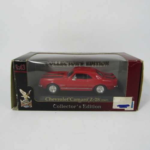 Road Signature 1967 Chevrolet Camaro Z-28 die-cast model car - scale 1/43