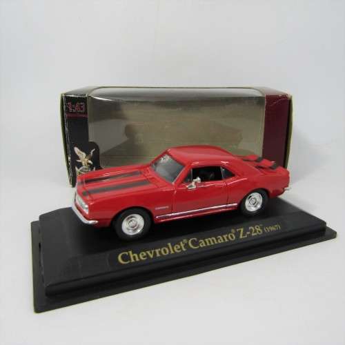 Road Signature 1967 Chevrolet Camaro Z-28 die-cast model car - scale 1/43
