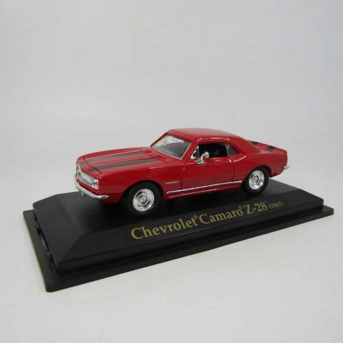 Road Signature 1967 Chevrolet Camaro Z-28 die-cast model car - scale 1/43