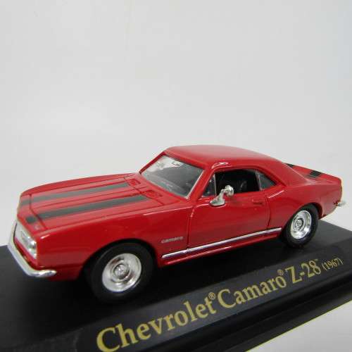 Road Signature 1967 Chevrolet Camaro Z-28 die-cast model car - scale 1/43