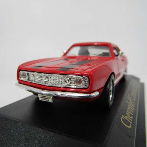 Road Signature 1967 Chevrolet Camaro Z-28 die-cast model car - scale 1/43