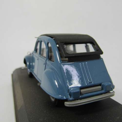 Solido #1820 Citroen 2CV 1979 die-cast model car - scale 1/43 - case cracked