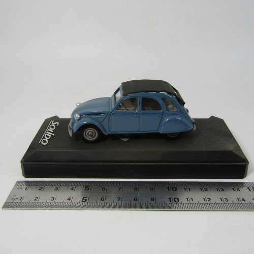 Solido #1820 Citroen 2CV 1979 die-cast model car - scale 1/43 - case cracked