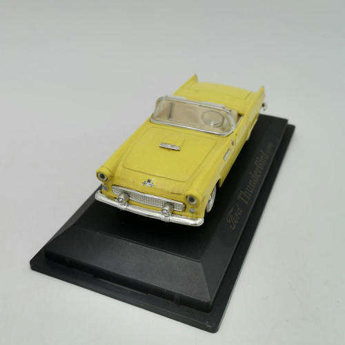 Road Signature 1955 Ford Thunderbird die-cast model car - Mirror missing - Scale 1/43