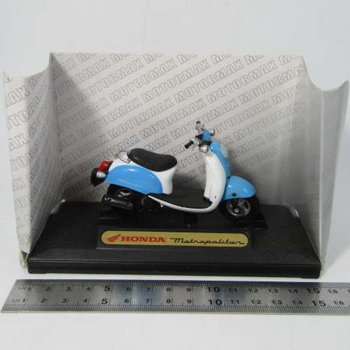 MotorMax Honda Metropolitan die-cast model motorcycle in box - scale 1/18