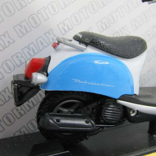 MotorMax Honda Metropolitan die-cast model motorcycle in box - scale 1/18