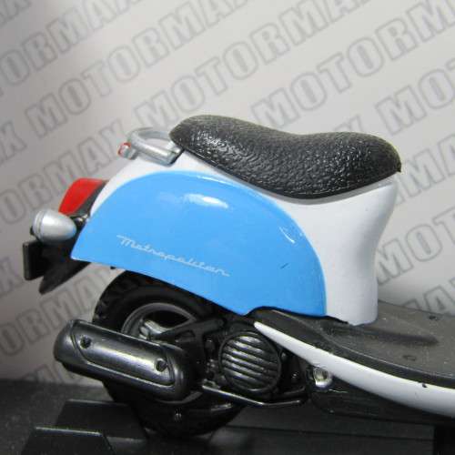 MotorMax Honda Metropolitan die-cast model motorcycle in box - scale 1/18