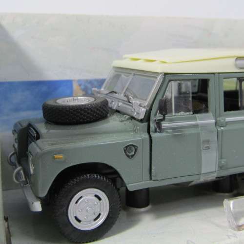 Hongwell Cararama Land Rover series 3 die-cast model car - scale 1/43