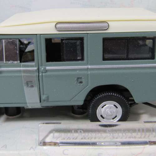 Hongwell Cararama Land Rover series 3 die-cast model car - scale 1/43