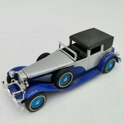 Matchbox models of Yesteryear 1930 Duesenberg Model J town car in box
