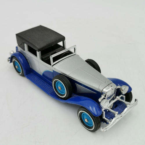 Matchbox models of Yesteryear 1930 Duesenberg Model J town car in box