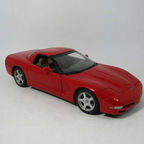 UT Models 1998 Chevrolet Corvette die-cast model car - scale 1/18