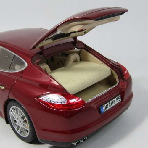 Norev Porsche Panamera 4s die-cast model car - mirrors repaired - scale 1/18