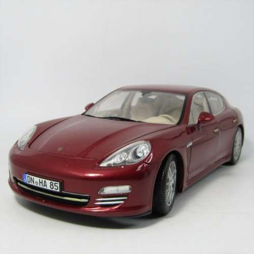 Norev Porsche Panamera 4s die-cast model car - mirrors repaired - scale 1/18